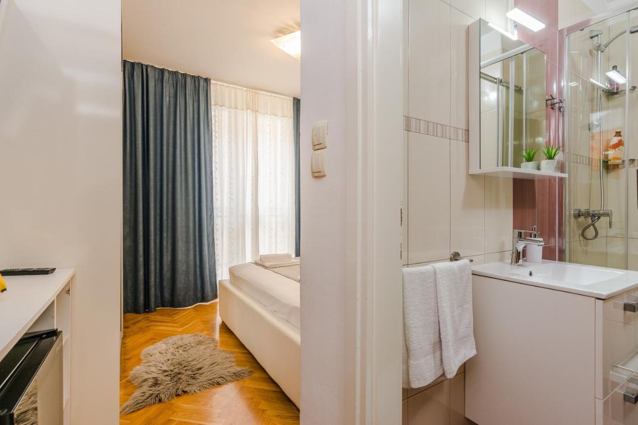 Neva Room With Private Bathroom Задар Екстер'єр фото